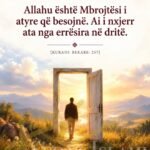 Allahu është Mbrojtësi i atyre që besojnë
