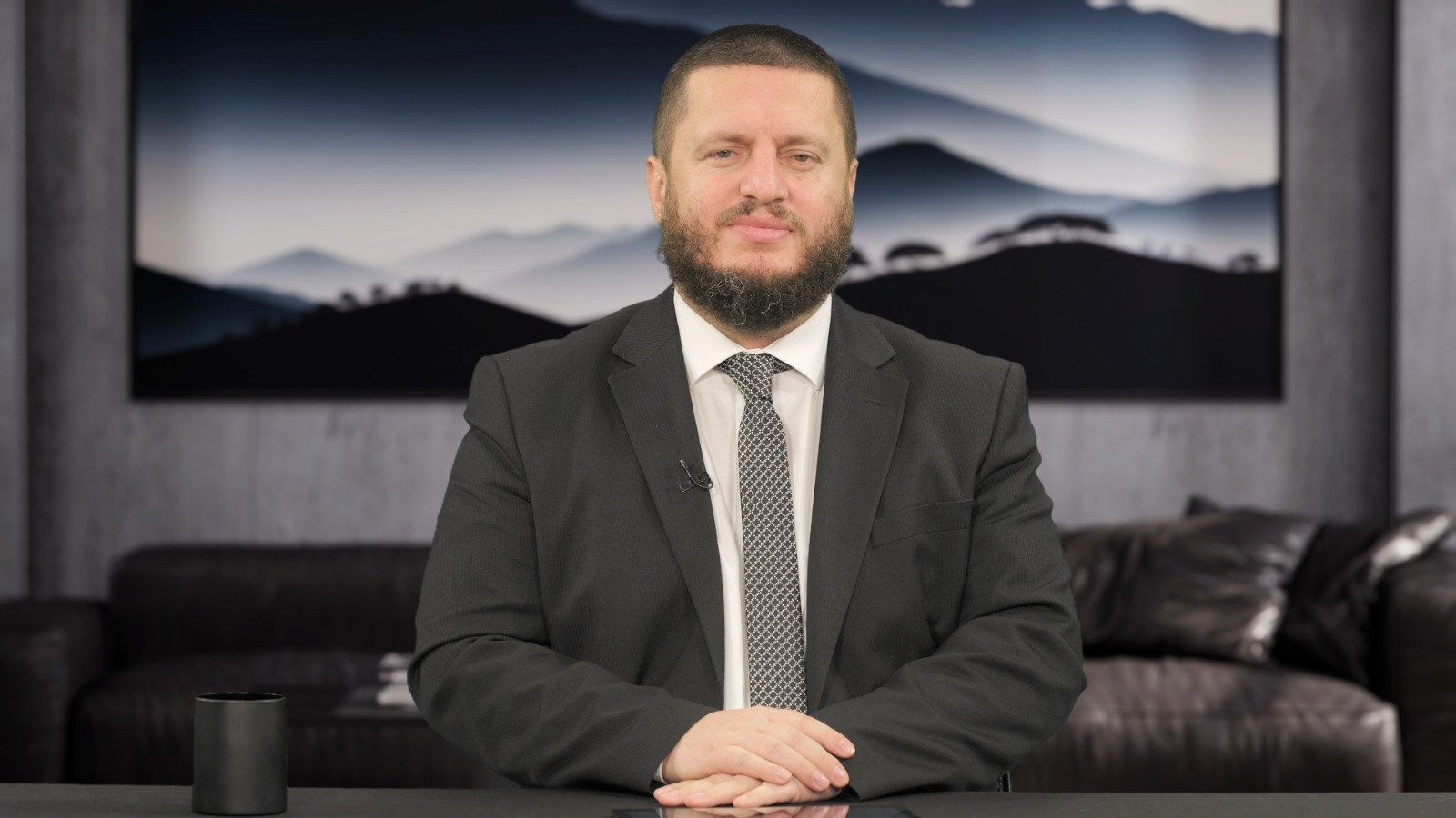 Dr. Sedat Islami